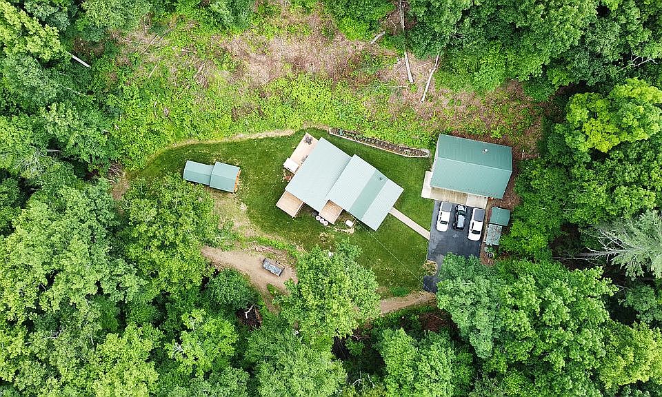 2nd image of 4074 Gladden Rd