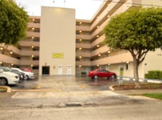 2735 W 52nd St APT 104, Hialeah, FL 33016