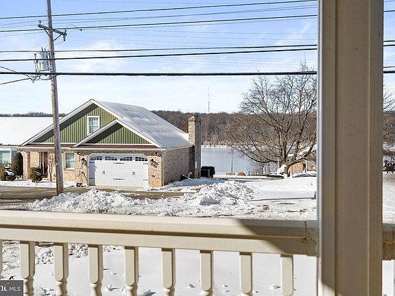 4th image of 1010 Frenchtown Rd