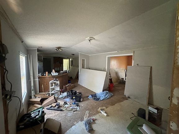 5th image of 380 Toytown Rd