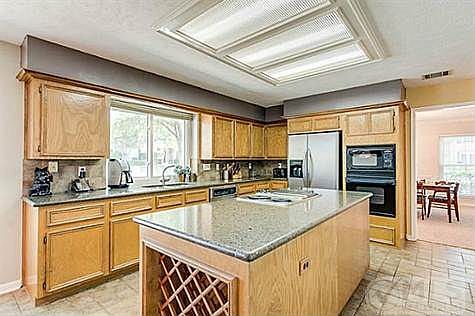 3rd image of 3207 Westbury Ln