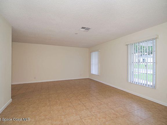 2nd image of 765 Cleaves St SE