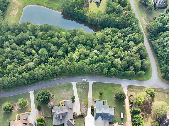 4th image of 117 Rivers Edge Dr