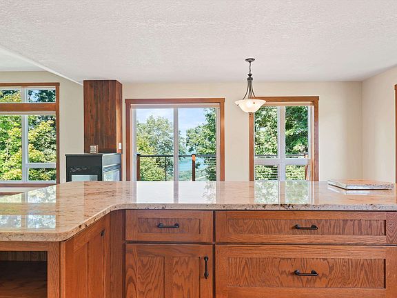 4th image of 11215 Midway Ct