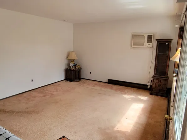 (undisclosed Address), Brentwood, NY 11717