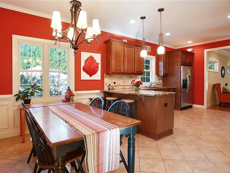 1084 Country Ln NE — Photo 6