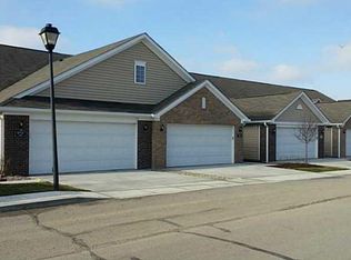 9722 Highpoint Ridge Dr UNIT 100, Fishers, IN 46037