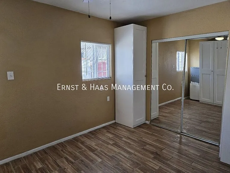 337 E 17th St — Photo 7