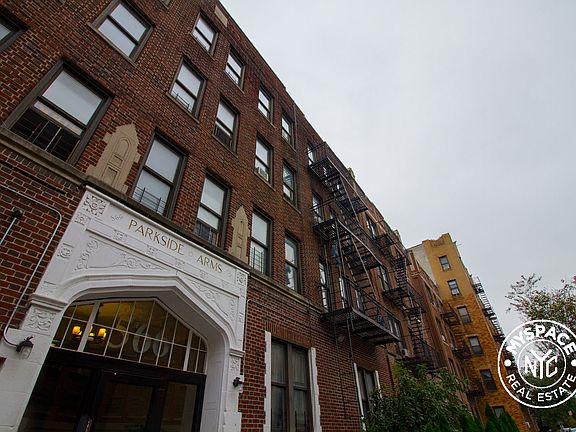 4th image of 566 Parkside Ave APT 12B