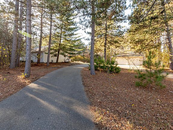 2nd image of 14867 Lynwood Dr