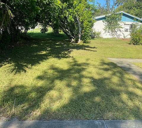 4th image of 2351 Bay St #1