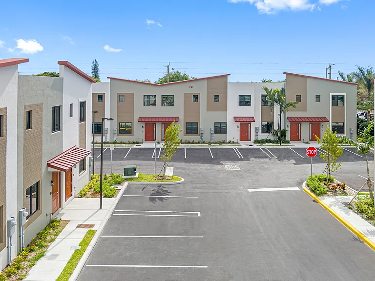 ID Oakland Park — Photo 44