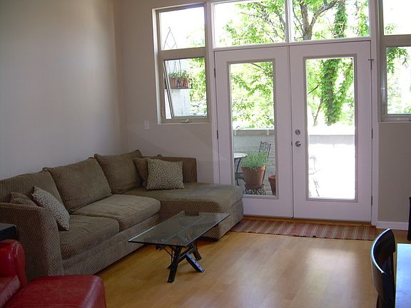 4th image of 5318 N Ravenswood Ave Unit 206