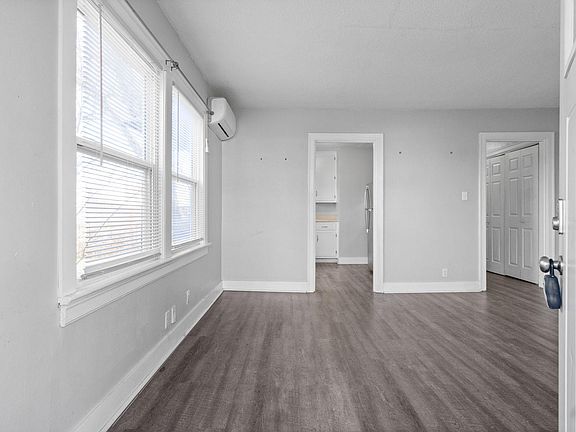 5th image of 825 Richardson St #1