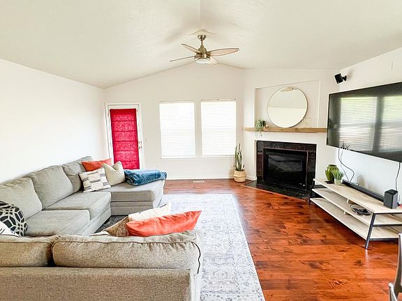 3rd image of 6472 W Scarlet Oak Dr