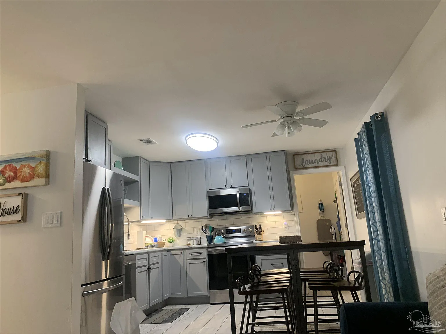 2 bed, 919 sqft, $1,500 — Photo 2