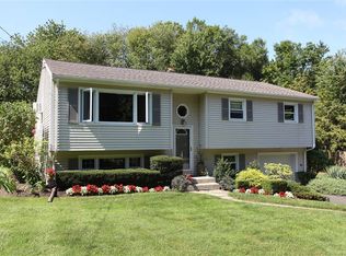 24 Possum Dr, New Fairfield, CT 06812