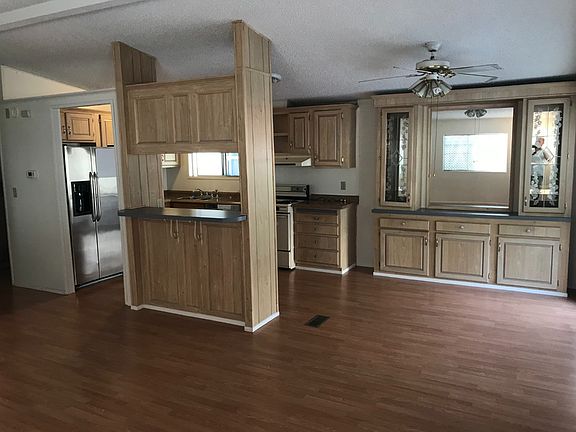 4th image of 13934 Wisteria Ave