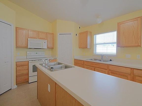 5th image of 2226 Olympia Fields St