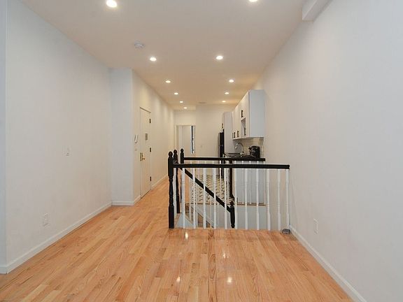 3rd image of 738 Washington Ave #1L