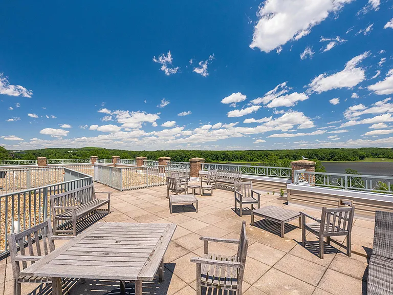 810 Belmont Bay Dr #201 — Photo 38