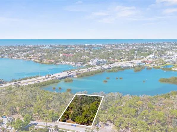 Pocono Trl E #7, Nokomis, FL 34275