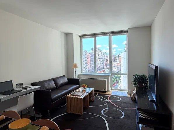 1510 Lexington Avenue image 1 of 19