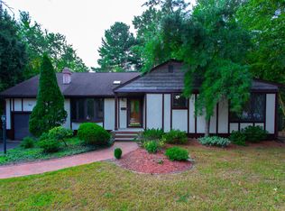 4 Woodland Rd, Holmdel, NJ 07733