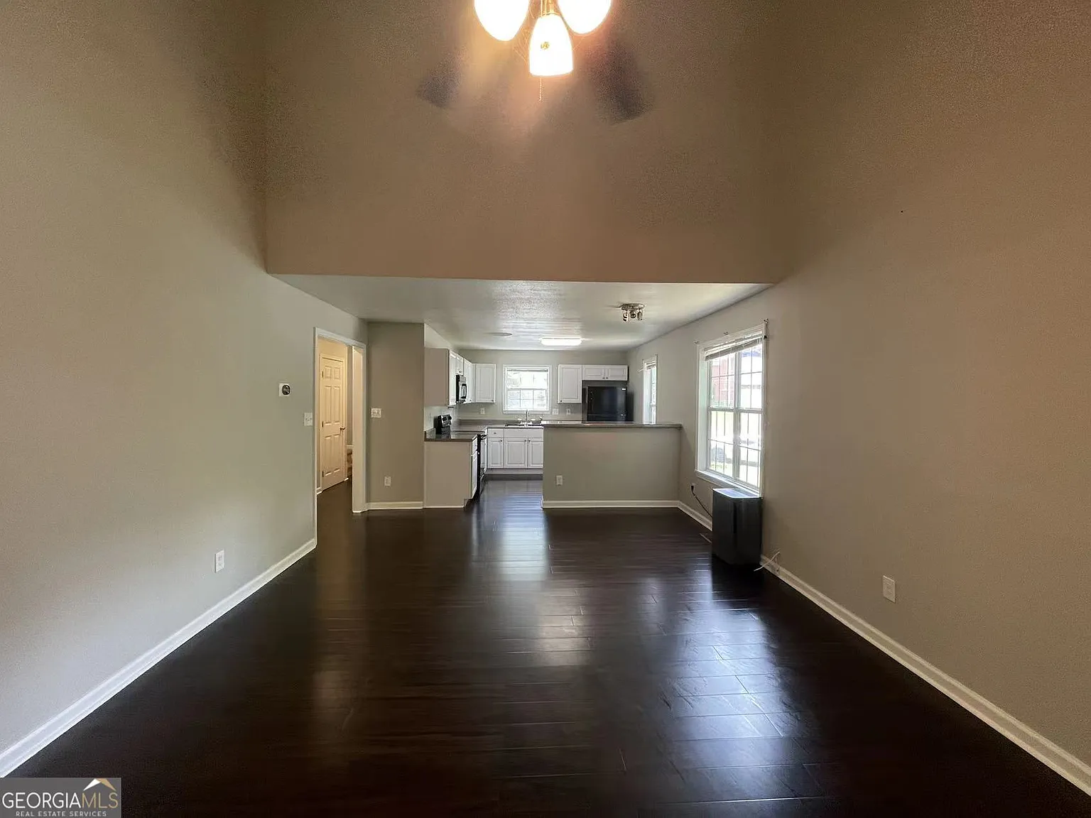 3 bed, 2.0 bath, 2246 sqft, $1,895 — Photo 4