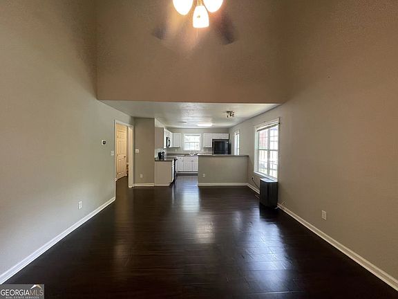 4th image of 1437 Shiloh Way NW