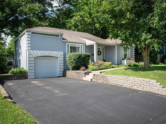 5th image of 3909 W 47th St