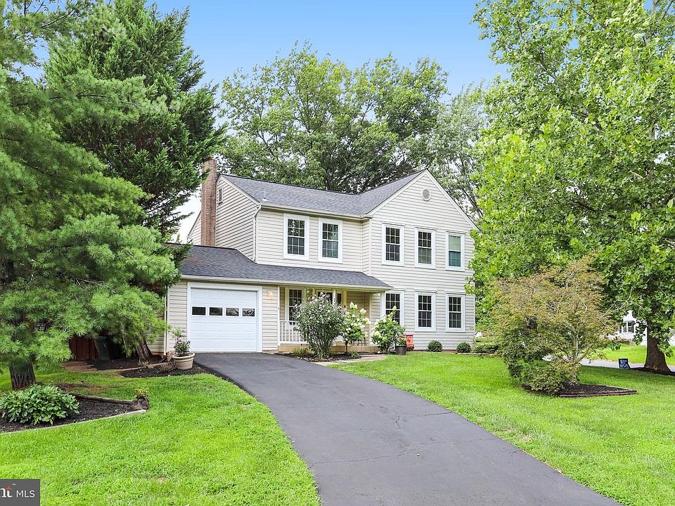 1st image of 131 Seneca Ridge Dr