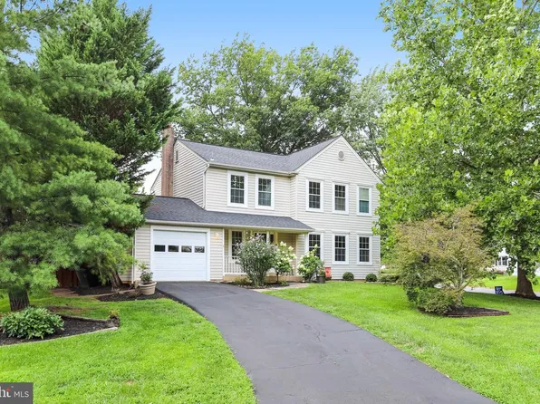 131 Seneca Ridge Dr, Sterling, VA 20164