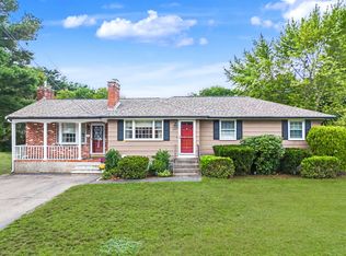 592 Pond St, Franklin, MA 02038