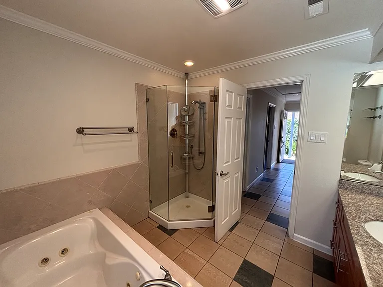1637 Garnet Ln — Photo 14