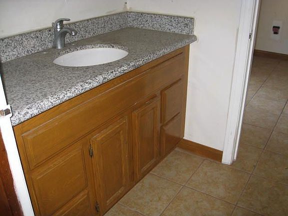 4th image of 6306 Whitsett Ave