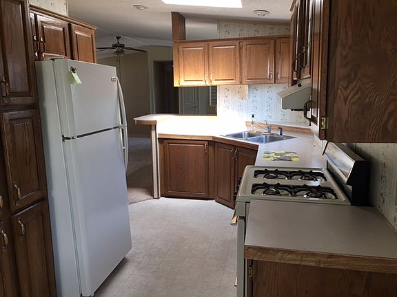 2nd image of 902 Southmoor Dr