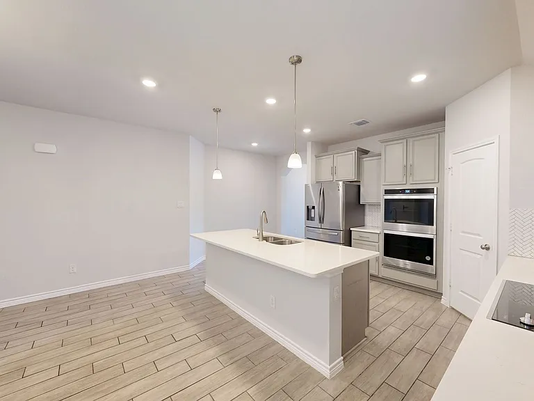 2417 Lavigne Ct — Photo 8