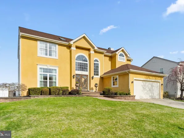 53 Lexington Cir, Marlton, NJ 08053