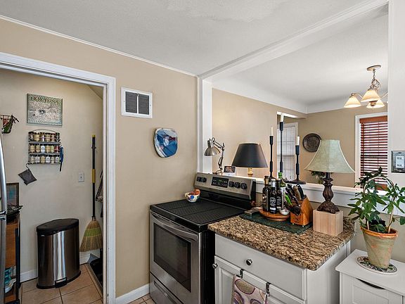4th image of 3707-3709 Joppa Ave S
