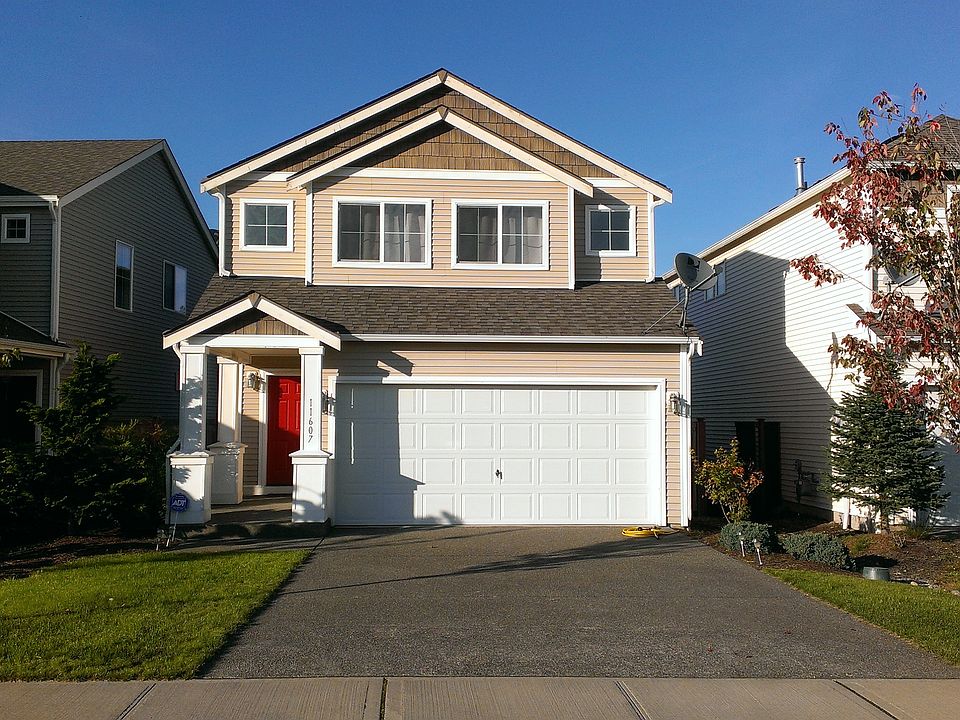 The house - street view