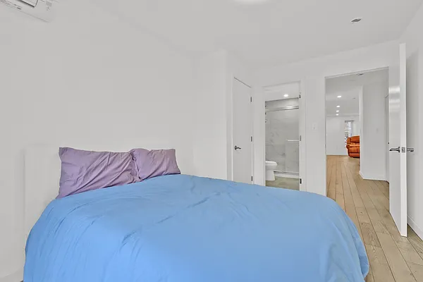 Rented by Hillel Realty Group | media 5