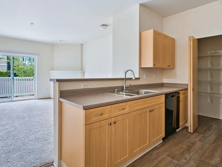 Abbey Rowe Apartments — Photo 19