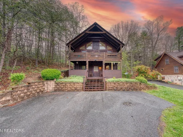 735 Kings Hills Blvd, Pigeon Forge, TN 37863