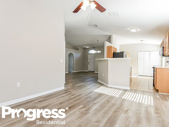 4th image of 1528 Sterns Dr
