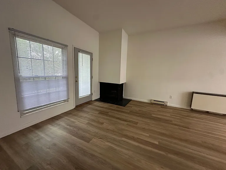 University Park Apartments near Cornell University — Photo 642