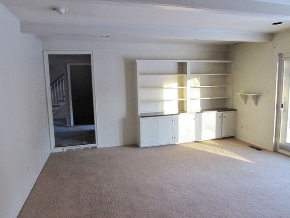 2nd image of 21115 Potomac Dr