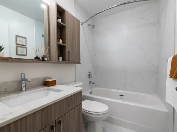 (undisclosed Address), Oshawa, ON L1H 1A4