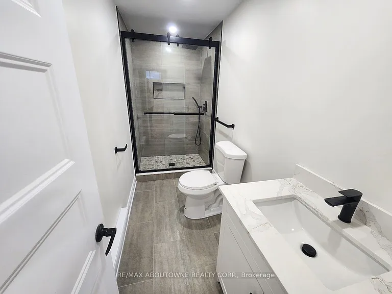 203 Rockledge Dr #LOWER — Photo 12