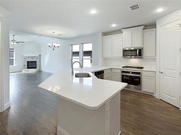 5th image of 3322 Sequoia Ln